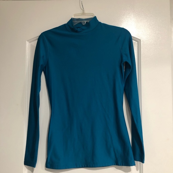 Under Armour Tops - Thick Under Armour top.